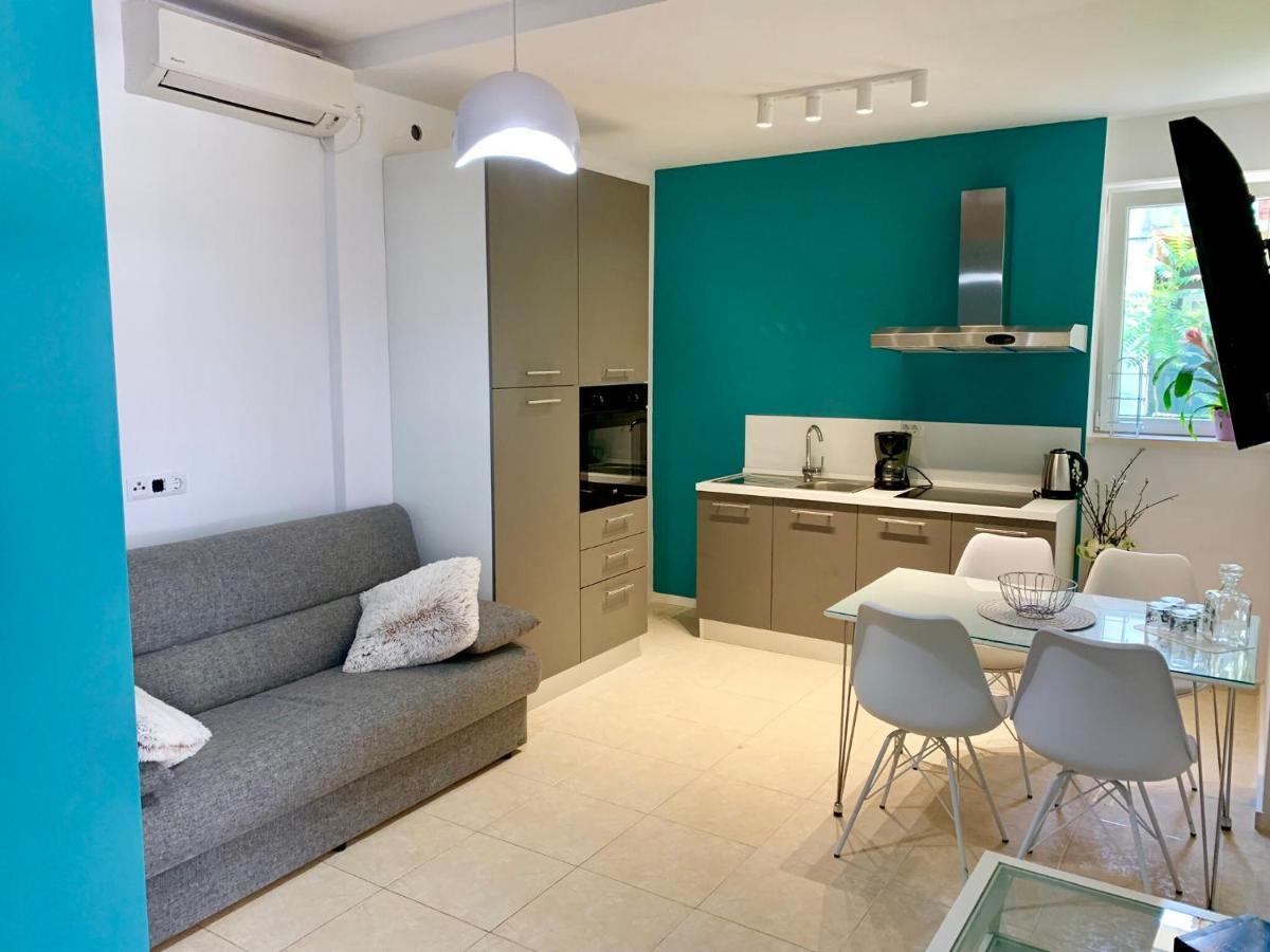 Deluxe Suites Mandic Omis Exterior photo