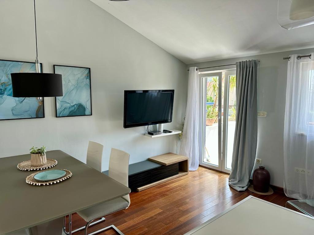 Deluxe Suites Mandic Omis Exterior photo